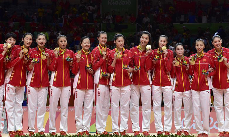 中国女排站到最高领奖台