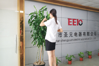 圣元伙伴修剪绿植，节节高！